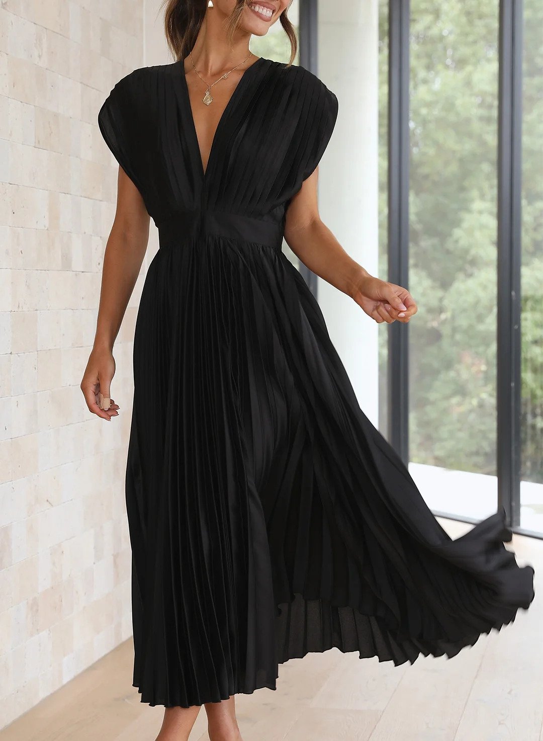 Chiara - Dlhé Šaty s Elegantným Dizajnom
