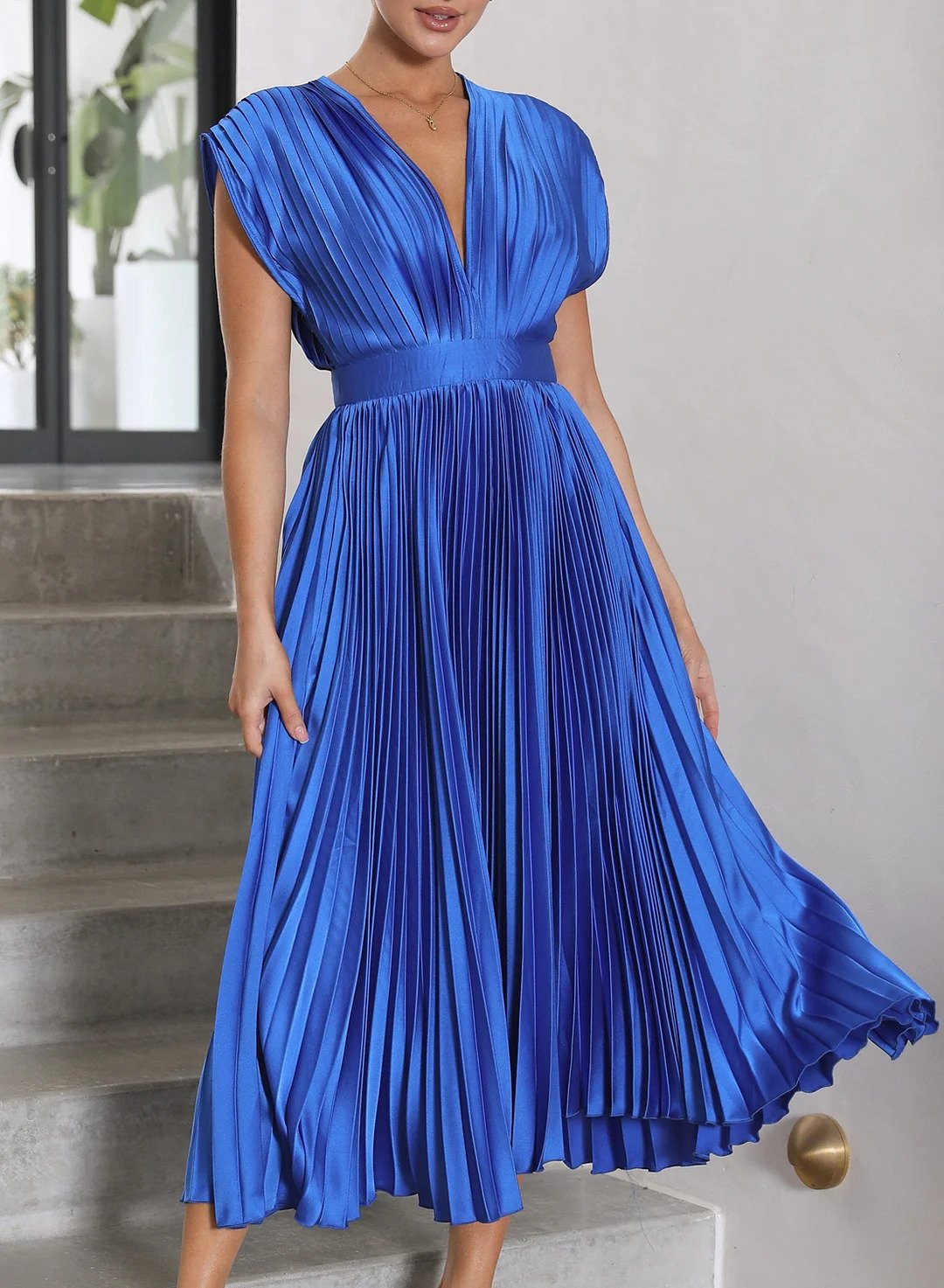 Chiara - Dlhé Šaty s Elegantným Dizajnom