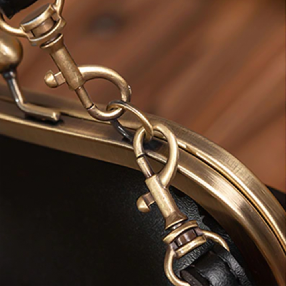 Margarete – Retro Kussverschluss Schultertasche