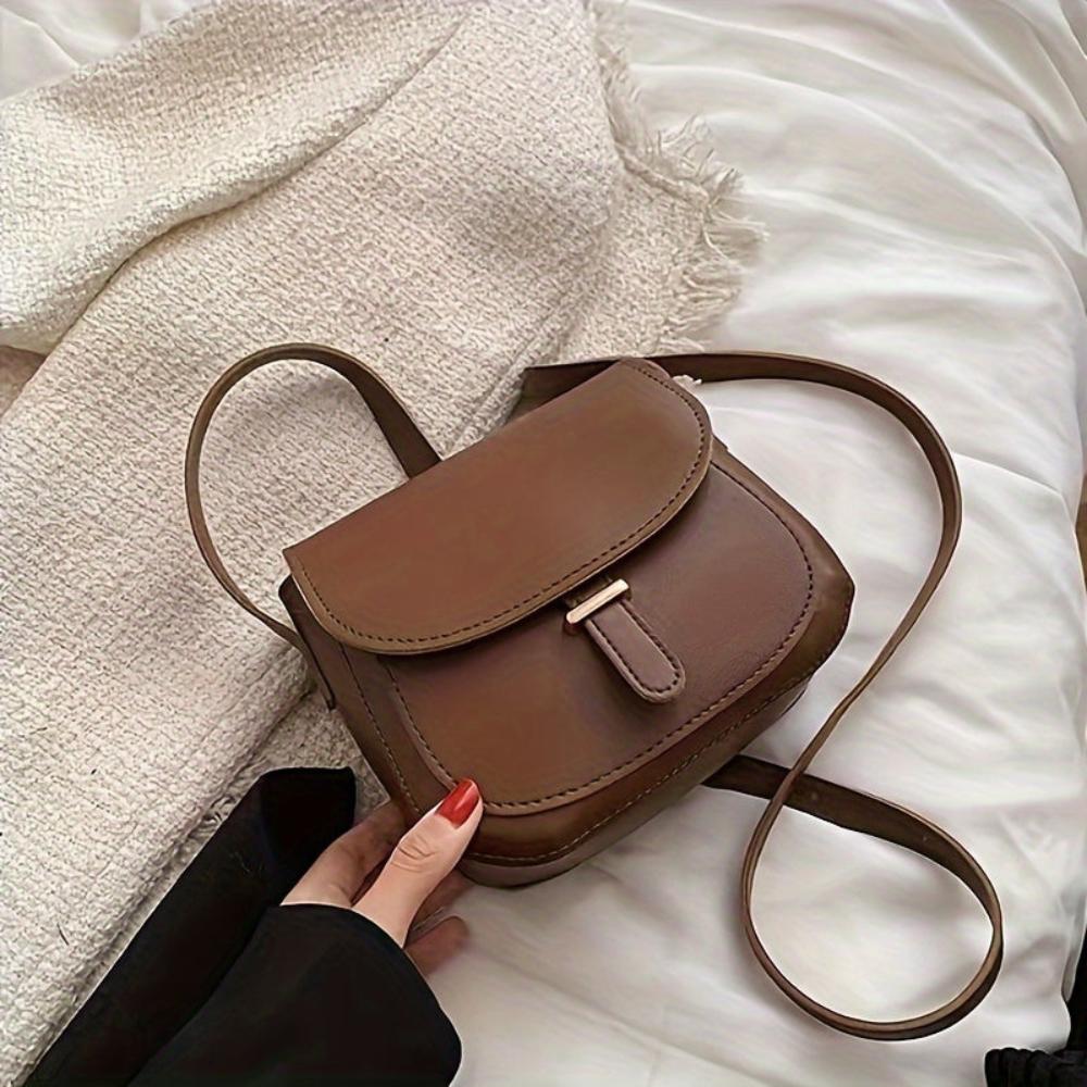 Helmine – Vintage Crossbody Saddle Bag