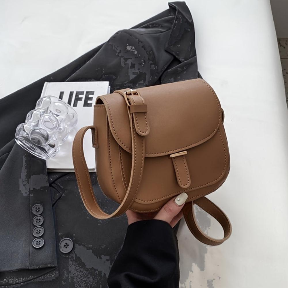 Helmine – Vintage Crossbody Saddle Bag